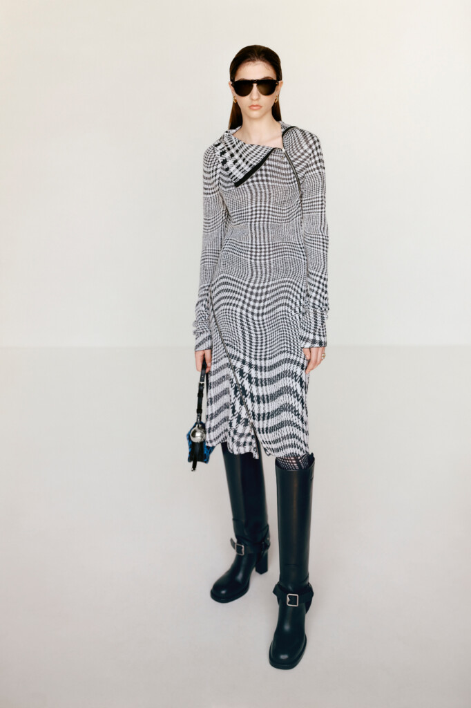 Burberry Resort 2024 PHOTOS 